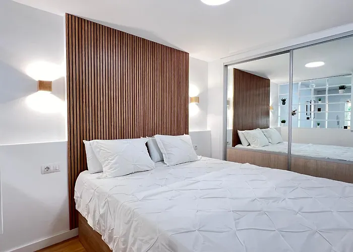 Paulmarie El Camison * Playa de las Americas (Tenerife)